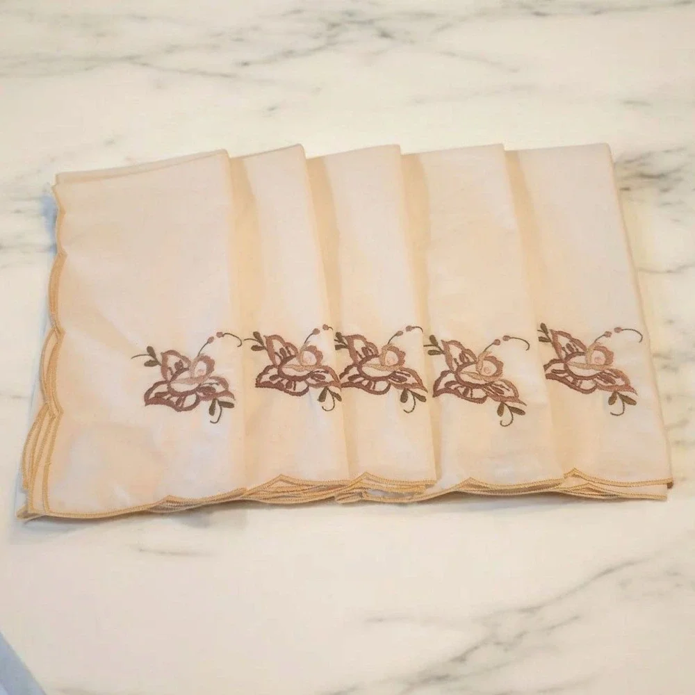 Vintage Champagne Cream Embroidered Rose Scalloped Edge Cloth Napkins Set of‎ 5